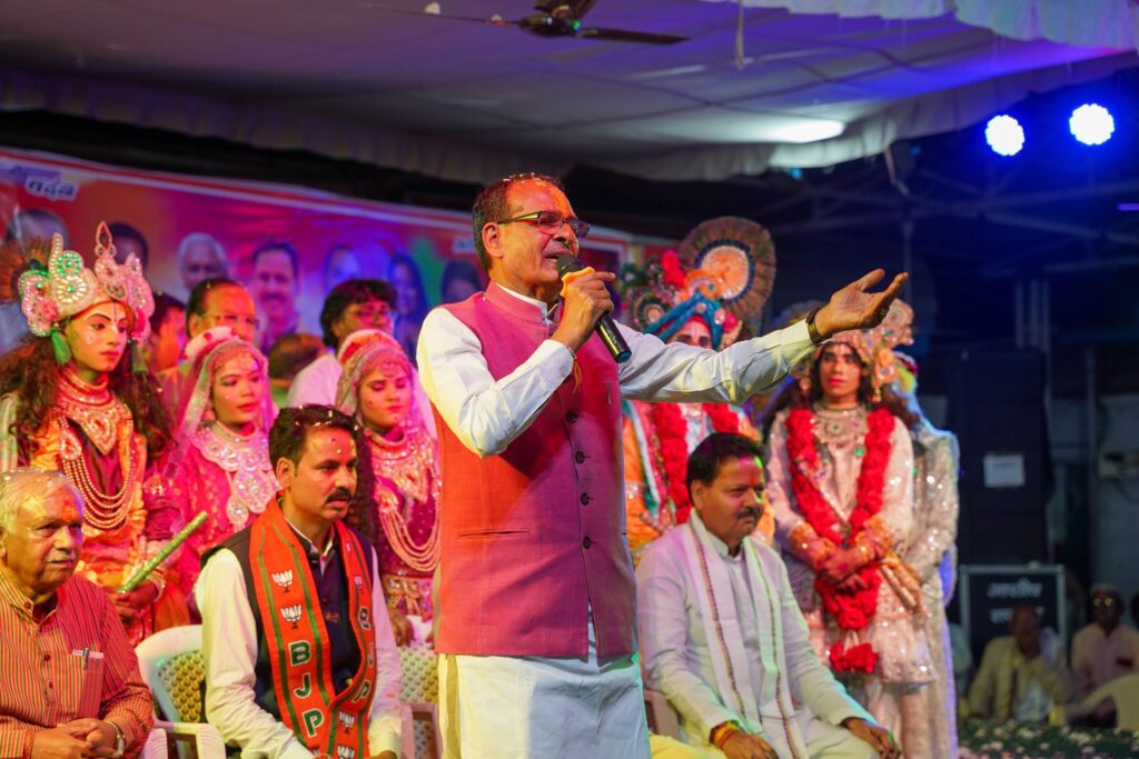 कांग्रेस के तो करम ही फूटें हैं, मोदी जी दुनिया के नंबर वन नेता हैं: शिवराज सिंह