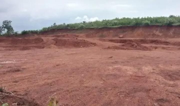 Illegal gravel mining activity at a site in Katni, causing environmental damage