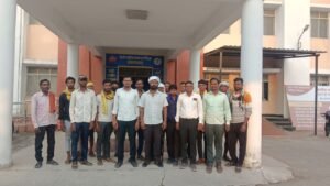Injured laborers protest for pending compensation after Betul tractor accident near Banjari Mai, supported by tribal welfare group.