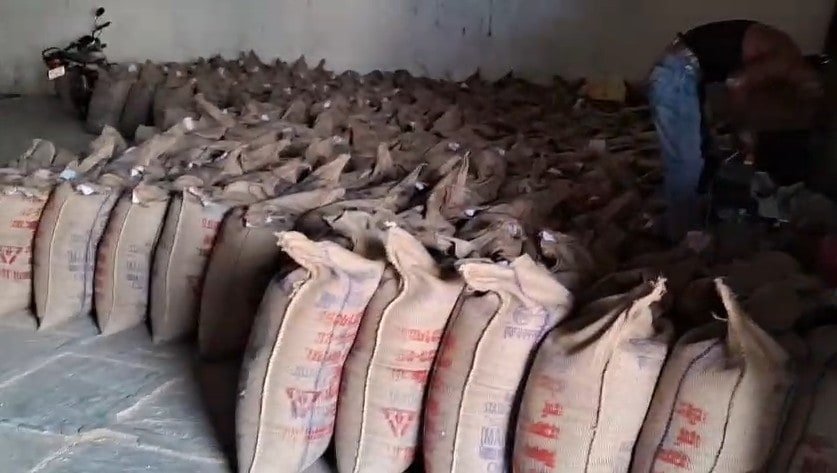 Empty wheat procurement center in Shahdol due to farmer absence and delayed MSP payments