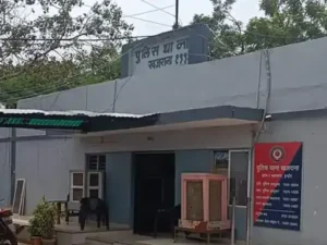 Indore police arrest gang using AI technology to create fake mark sheets for MP and CBSE boards.