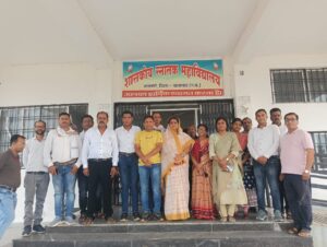 MLA Anubha Munjare during surprise inspection at Government College Balaghat, addressing issues of corruption and hostel neglect