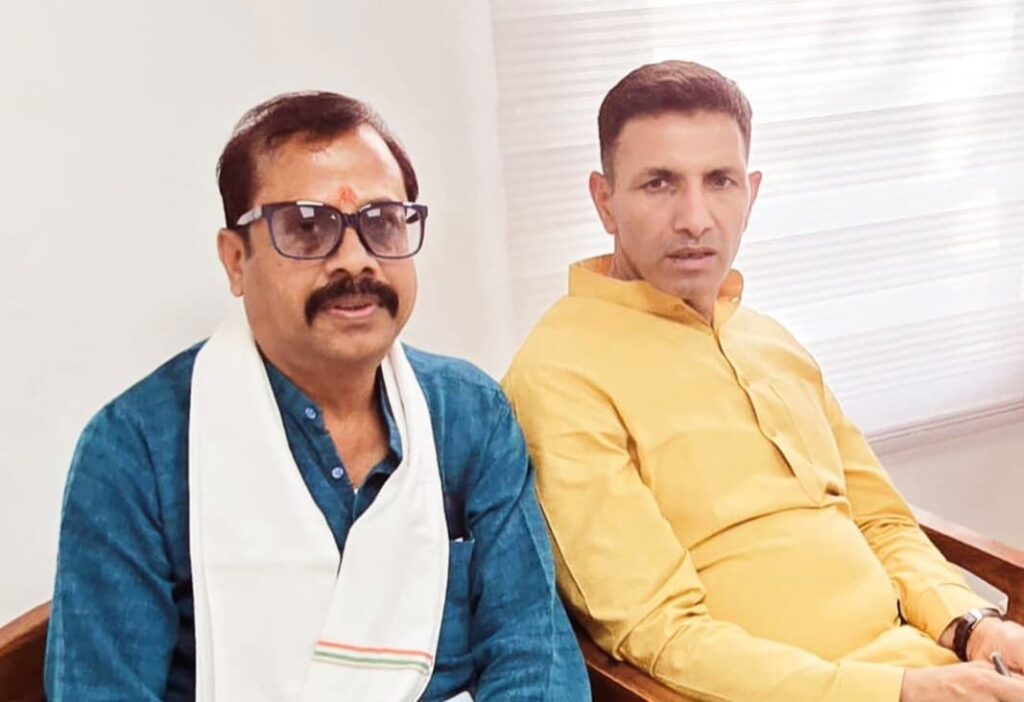 Congress party workers protesting at Katni political rally demanding caste census and Dalit rights