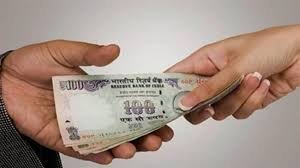 Lokayukta police arresting corrupt patwari in Shivpuri
