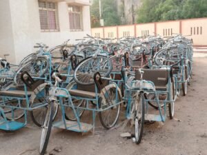 ग्वालियर में दिव्यांगों की ट्राईसाइकिलें धूप और बारिश में सड़ती हुई दिखीं mpsamwad