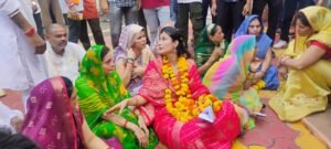 Councilors protest demanding removal of Shivpuri Nagar Palika President Gayatri Sharma, BJP and Congress unity