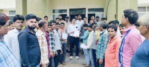 Poor laborers protest high smart meter electricity bills in Gyaraspur – mpsamwad.com