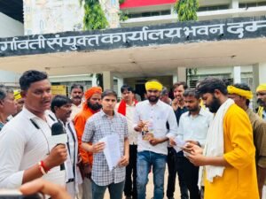 Villagers protest in Kumhari Damoh over corruption, land encroachment, and poor facilities with ultimatum to Collector