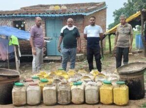 Police raid in Katni destroys illegal Mahua liquor during anti-liquor campaign in Kuthla, Sleemanabad, Reethi, and Bahoriband - mpsamwad.com