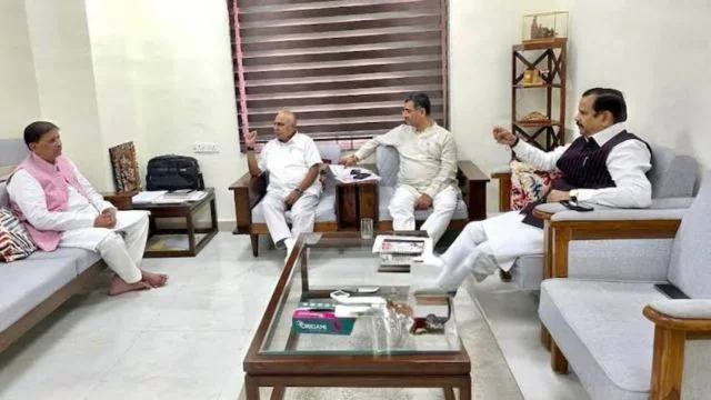 BJP MLA Narendra Singh Kushwaha seen in heated clash with Bhind Collector during farmers’ protest