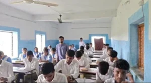 Balaghat government school students being taught by local youth due to absence of regular teachers – mpsamwad.com news.