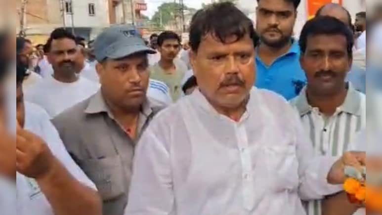 Gwalior broken roads overflowing sewers dark streets energy minister demands 100 crore package mpsamwad.com