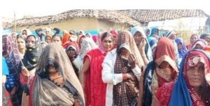 Women leading public protest against illegal liquor trade in Katni village