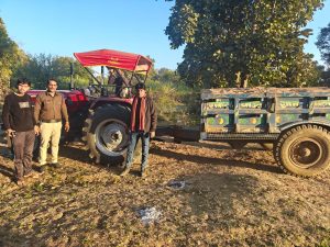 Katni police seizing tractor trolley involved in illegal sand transportation