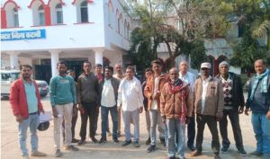 Katni farmers protest over bardana shortage delaying paddy procurement at MSP centers