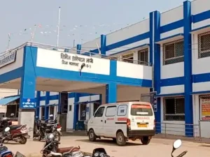 Sick children receiving treatment amid bed shortage at Lanji Civil Hospital in Balaghat