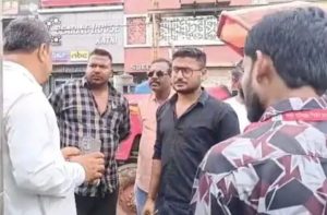 Municipal action against chicken centres over encroachment and unhygienic conditions at Mission Chowk, Katni