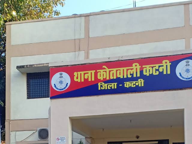 कटनी मोहनघाट ब्रिज पर नाइट्रावेट तस्करी — NDPS एक्ट में 2 युवक गिरफ्तार, 150 प्रतिबंधित गोलियां बरामद मध्यप्रदेश